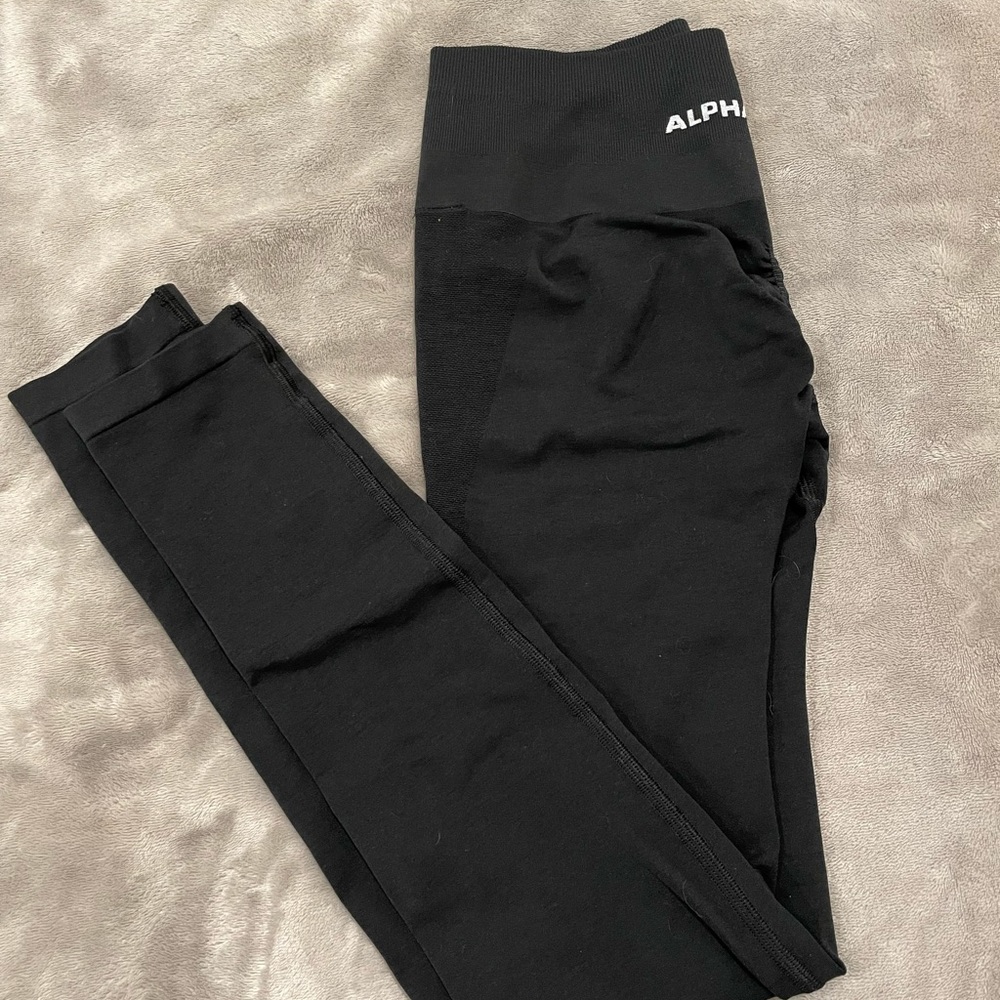 Alphalete Amplify Legging in Black, S